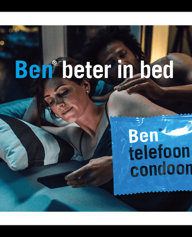 Effie_19_Ben beter in bed met het Ben telefooncondoom.png